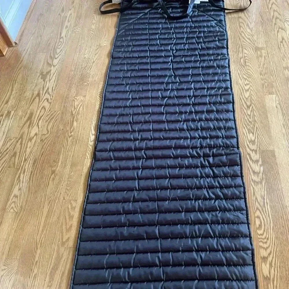 Beautiful long yoga mum with a pillow to sided black and zebra print lightweight - Picture 10 of 11